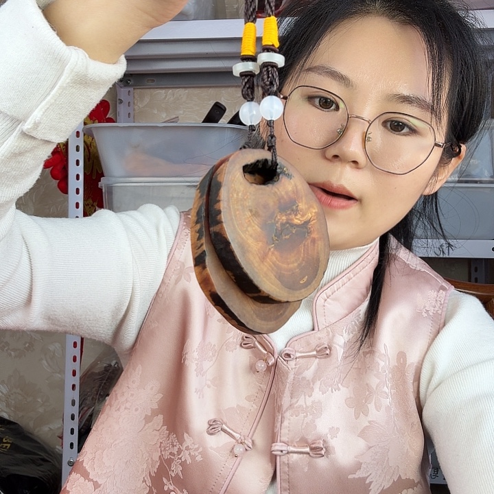 非洲紫檀（红花梨）雷击琥珀木车挂