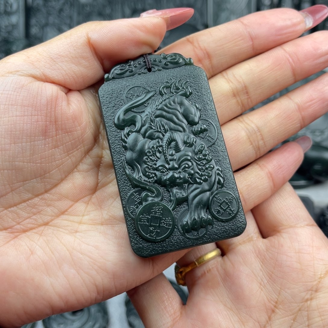 和田玉颈饰未镶嵌啊*