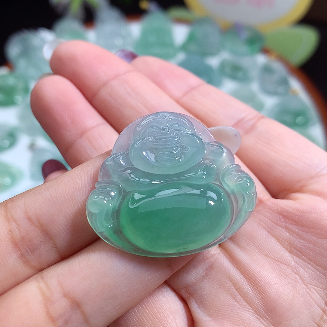 翡翠未镶嵌颈饰佛公