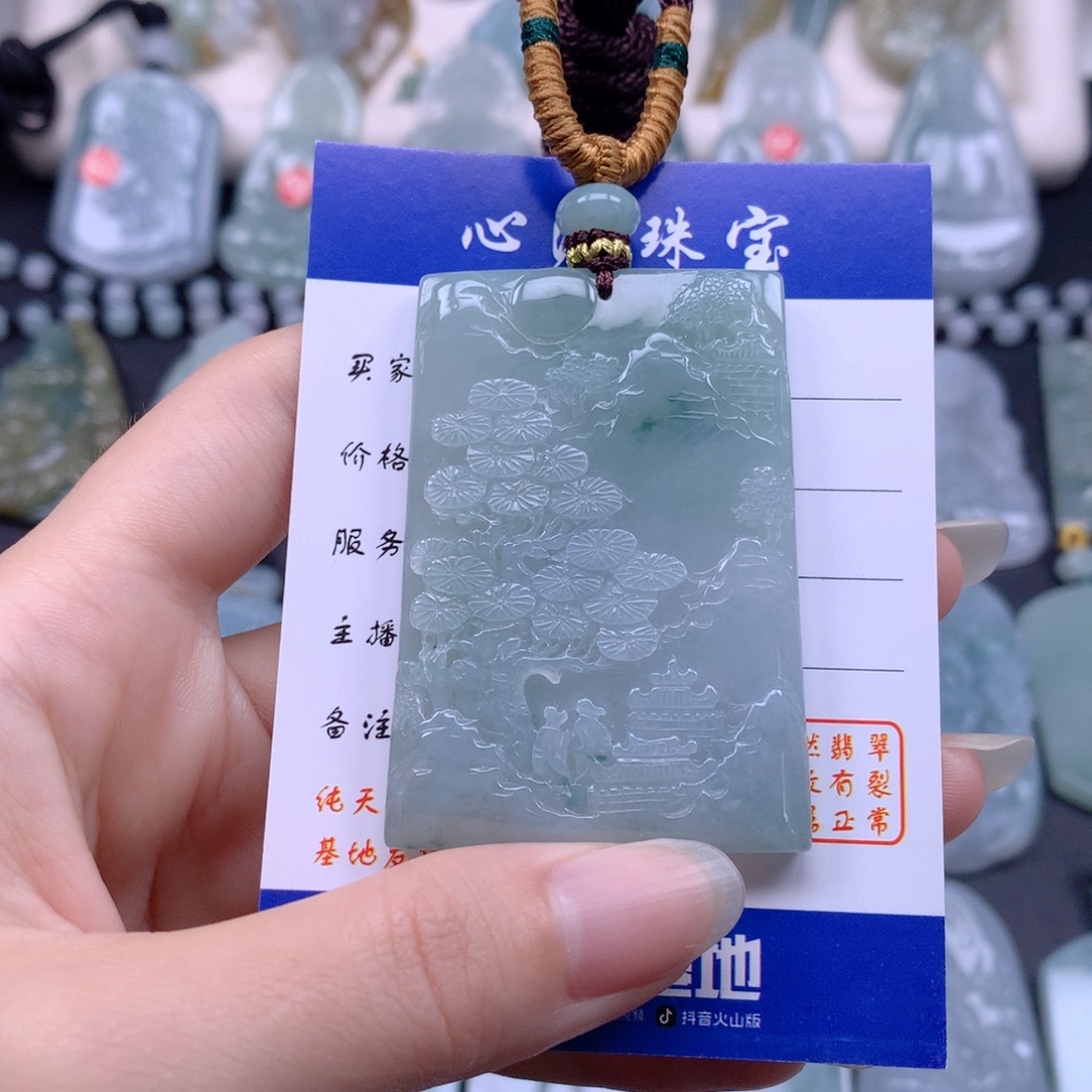 翡翠未镶嵌颈饰翡翠