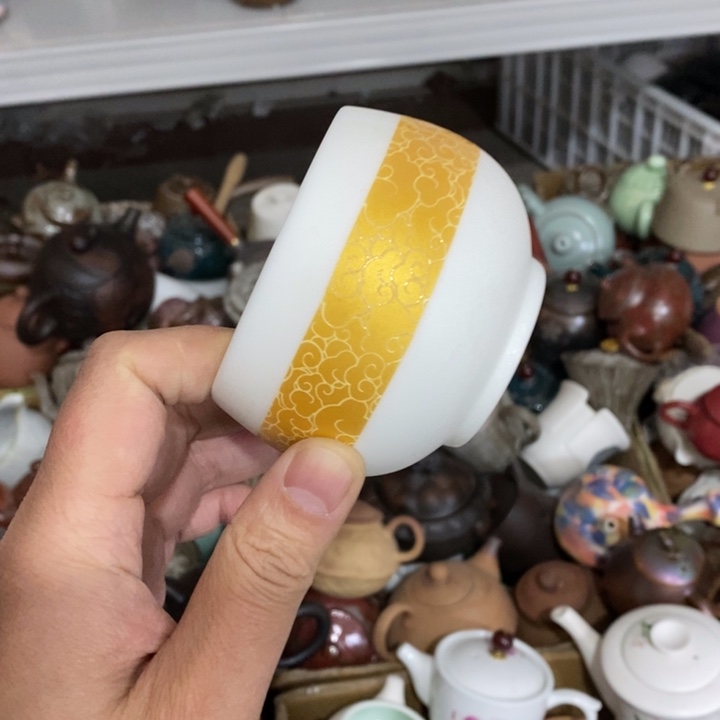 陶瓷艺术品及陶瓷壶