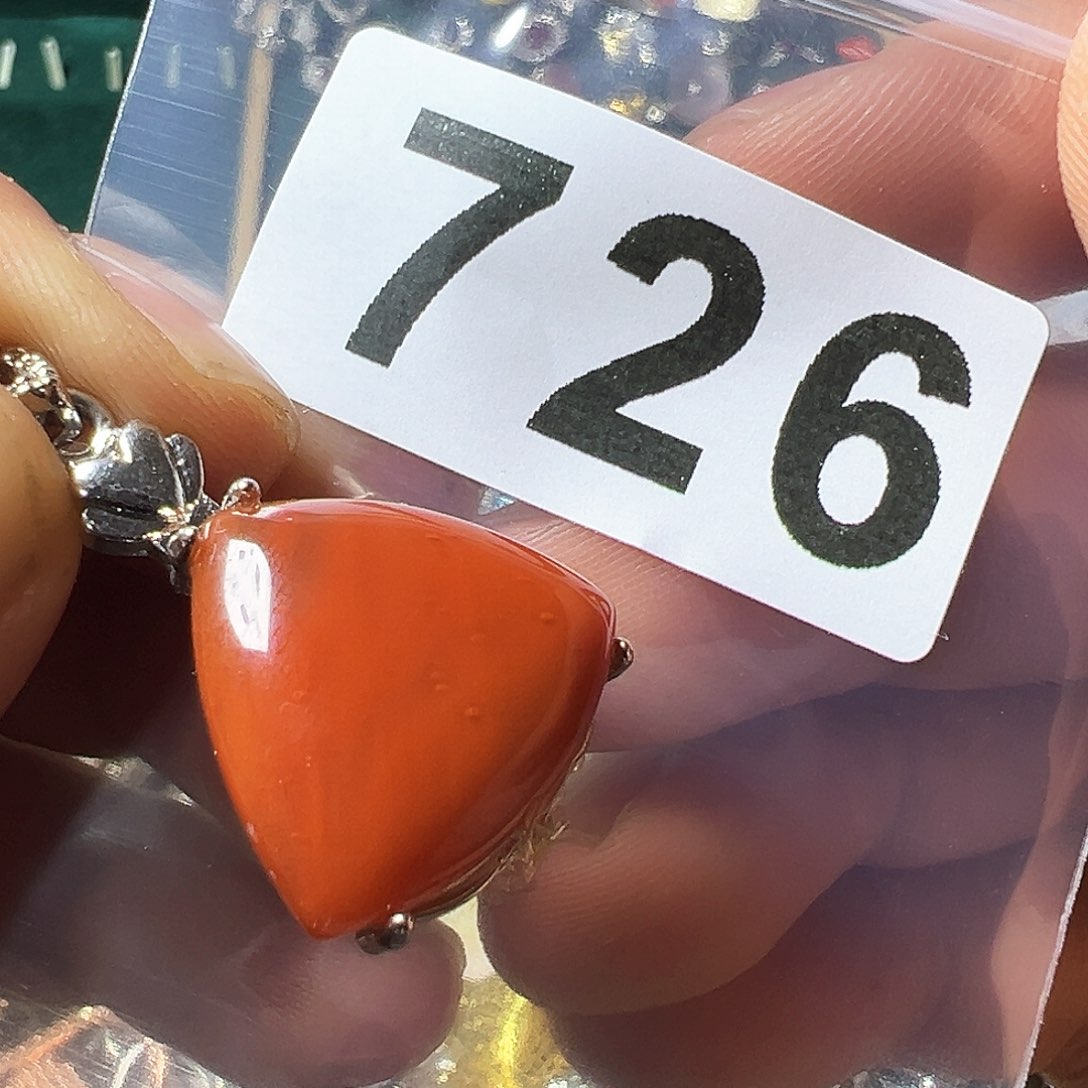 南红玛瑙颈饰未镶嵌