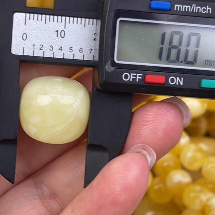 蜜蜡未镶嵌裸石105