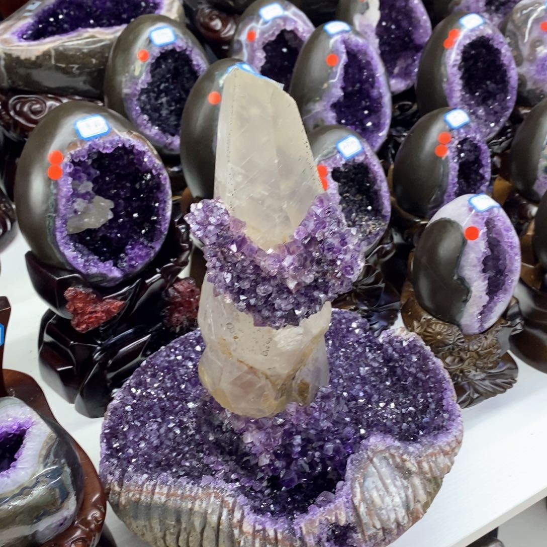 水晶摆件未镶嵌莹