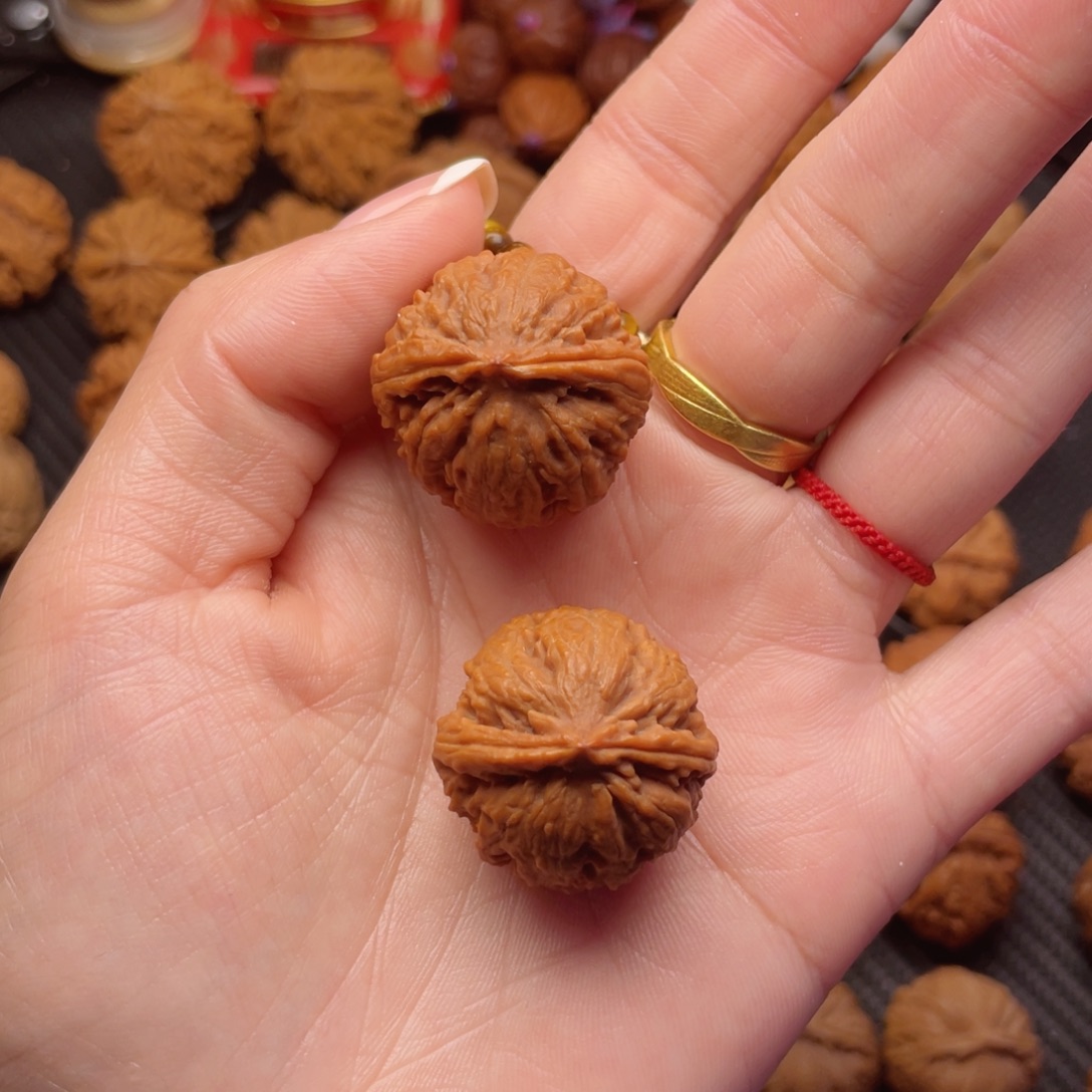 文玩核桃把件小红帽