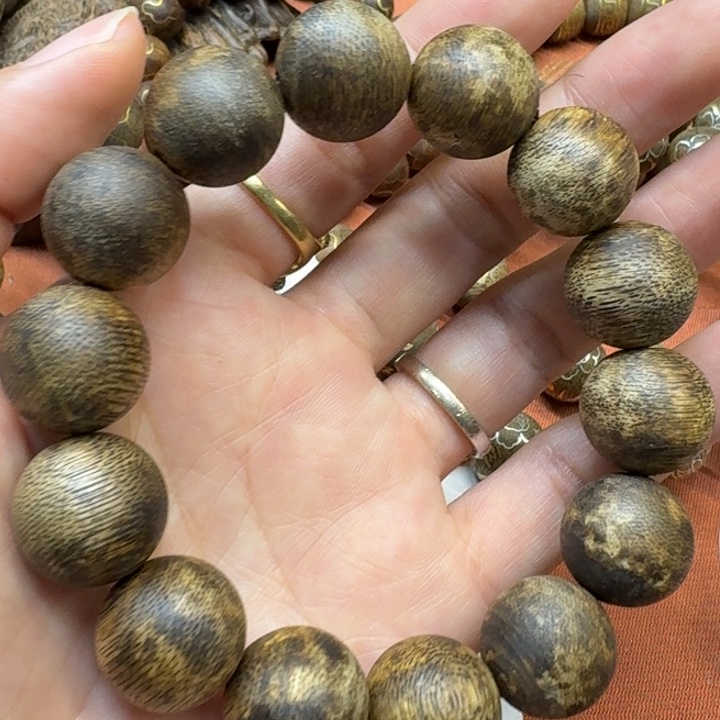 大叶紫檀（黑酸枝木类）