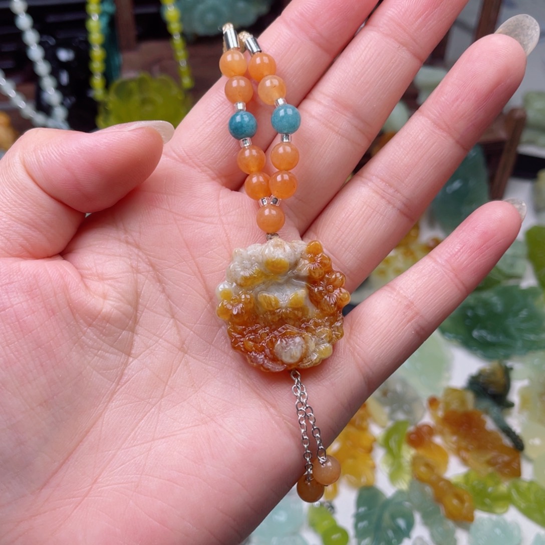 蛇纹石玉未镶嵌颈饰