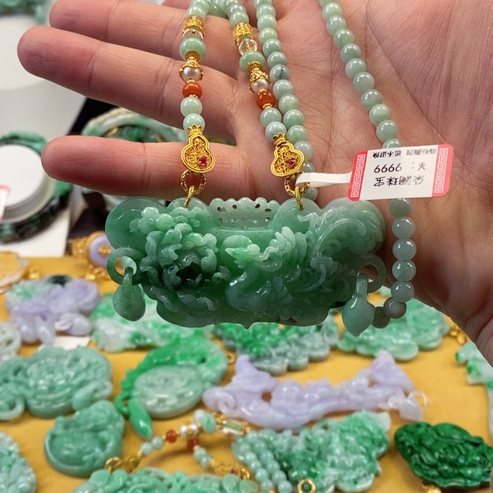 翡翠颈饰未镶嵌翡翠吊坠挂件