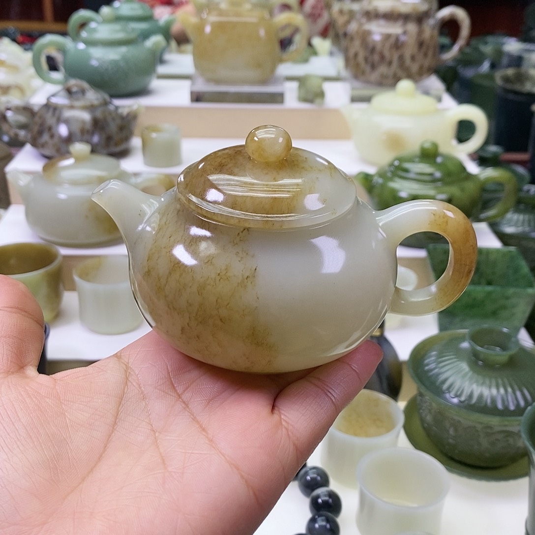 和田玉茶壶未镶嵌孤*