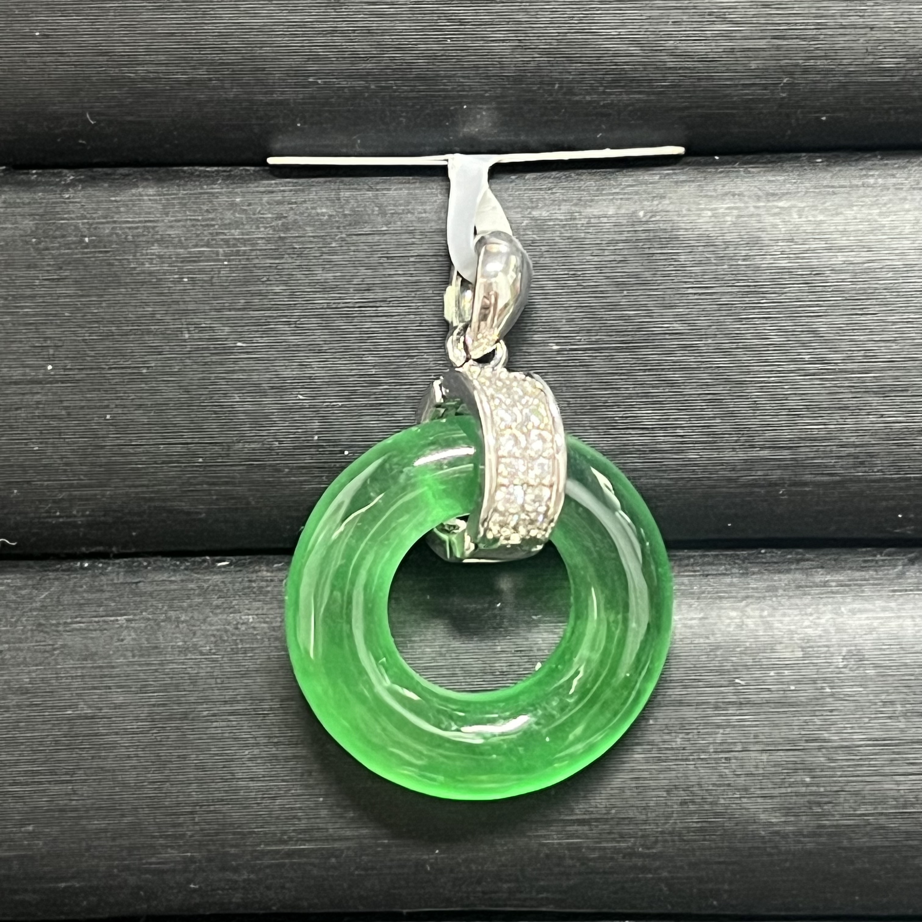 绿翠色甜甜圈吊坠 （多样性发其一颜色微差）