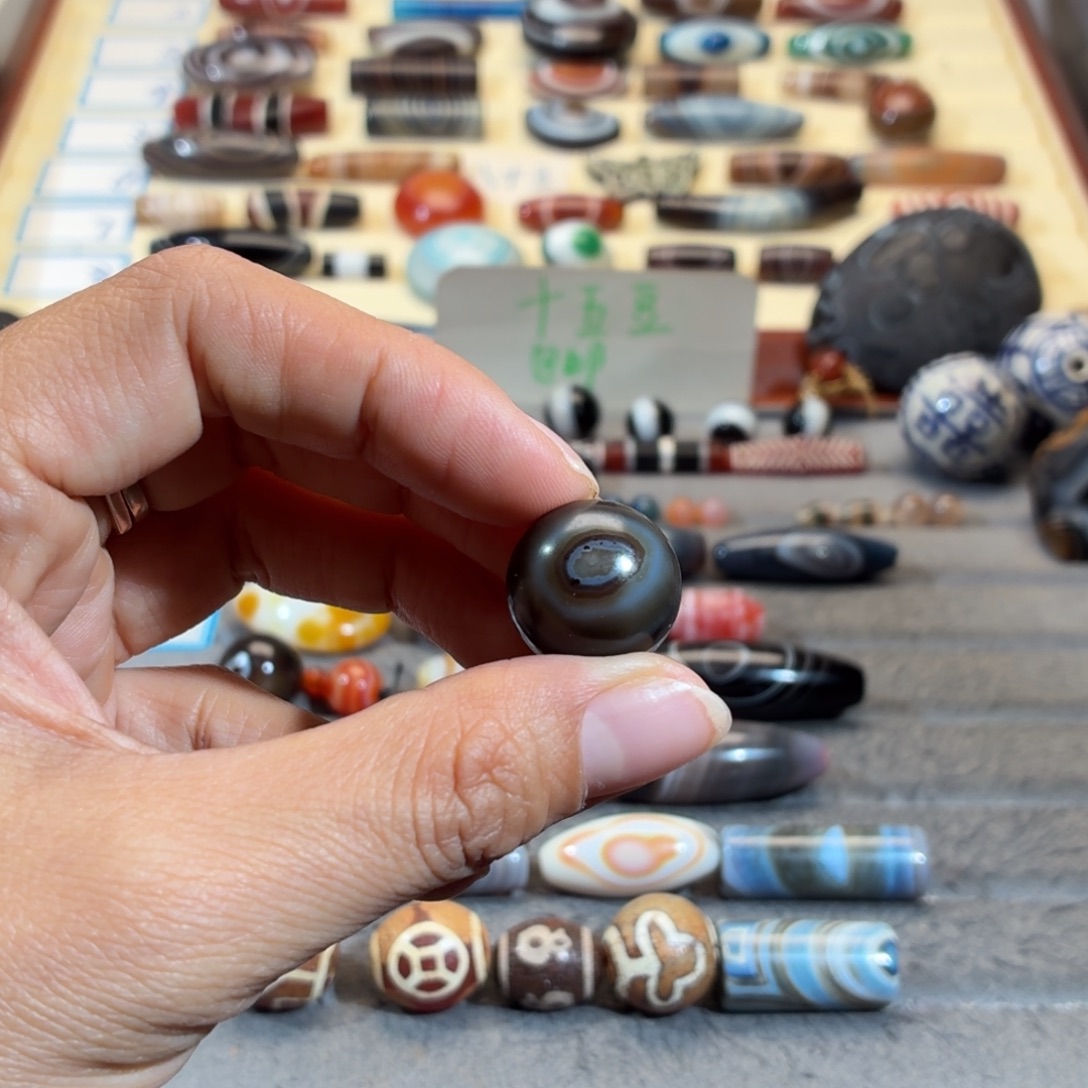 用***5玛瑙/玉髓合金颈饰