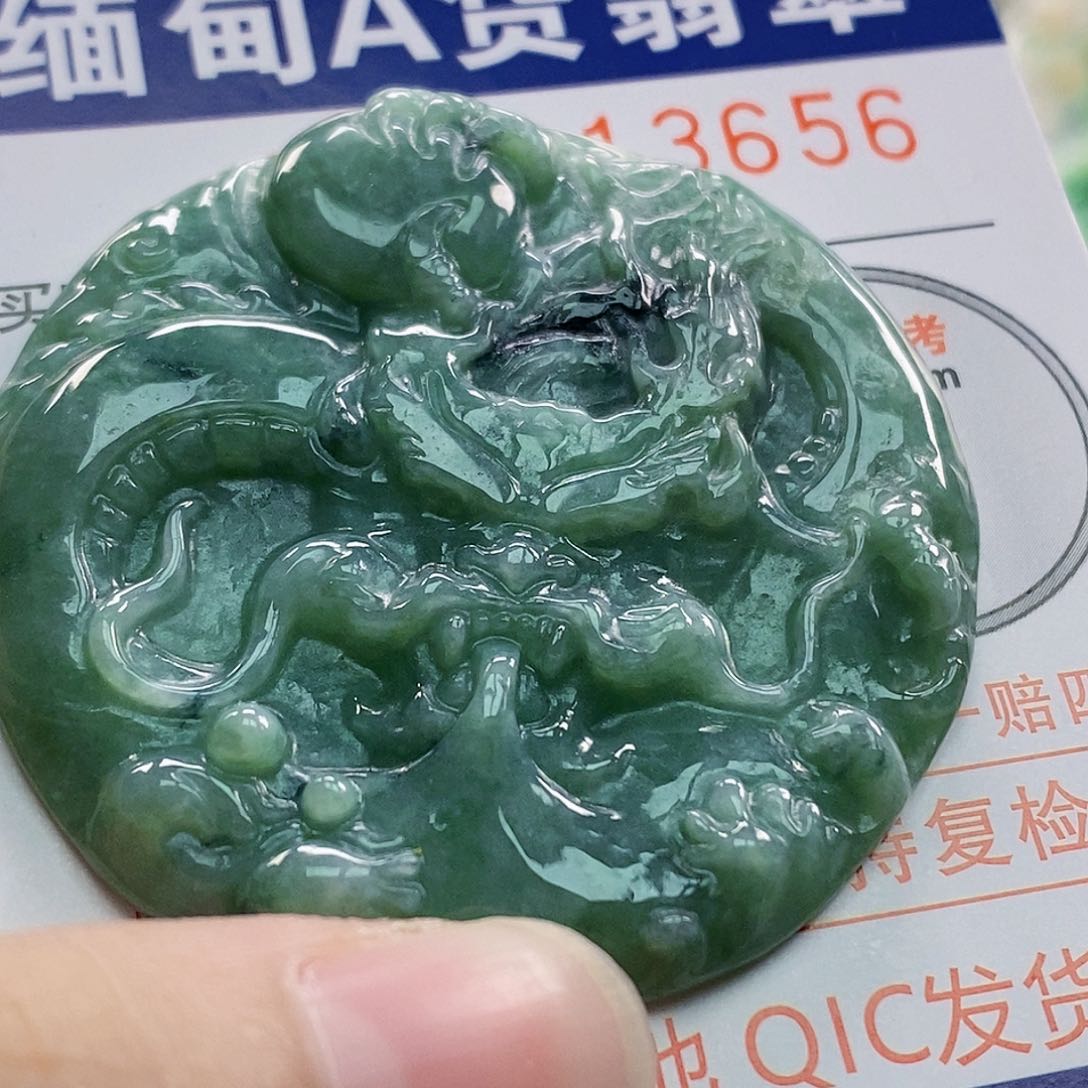 吊坠(不含链)未镶嵌翡翠