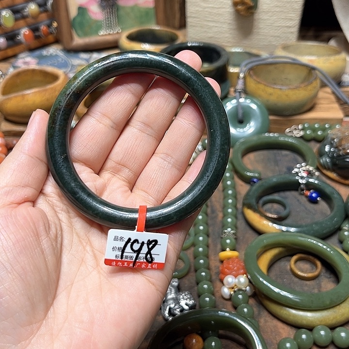 岫岩河磨玉（透闪石质玉）手镯未镶嵌?****a