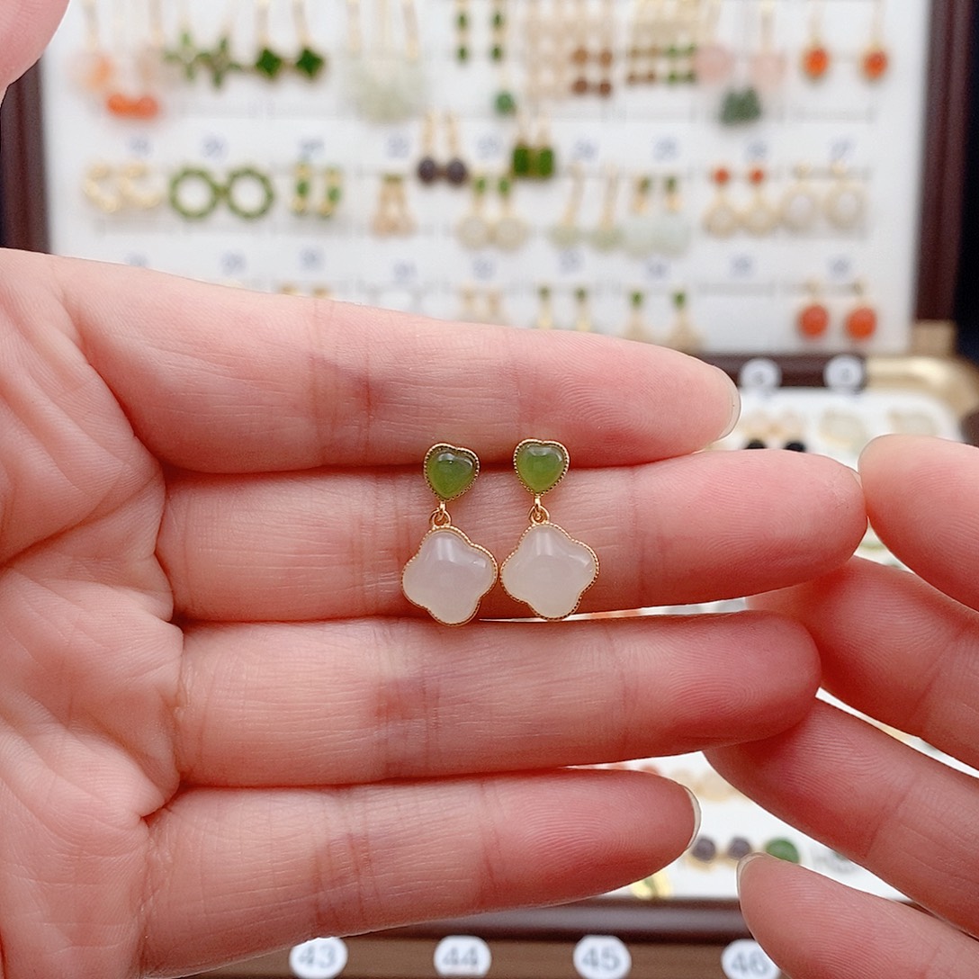 陌***笑和田玉银S925镶嵌耳饰