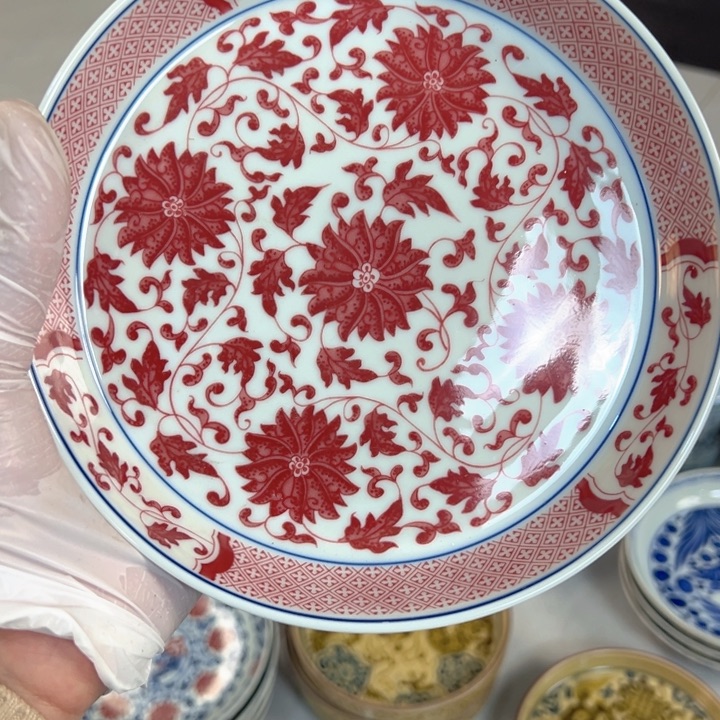 瓷片釉里红缠枝莲大壶承全品