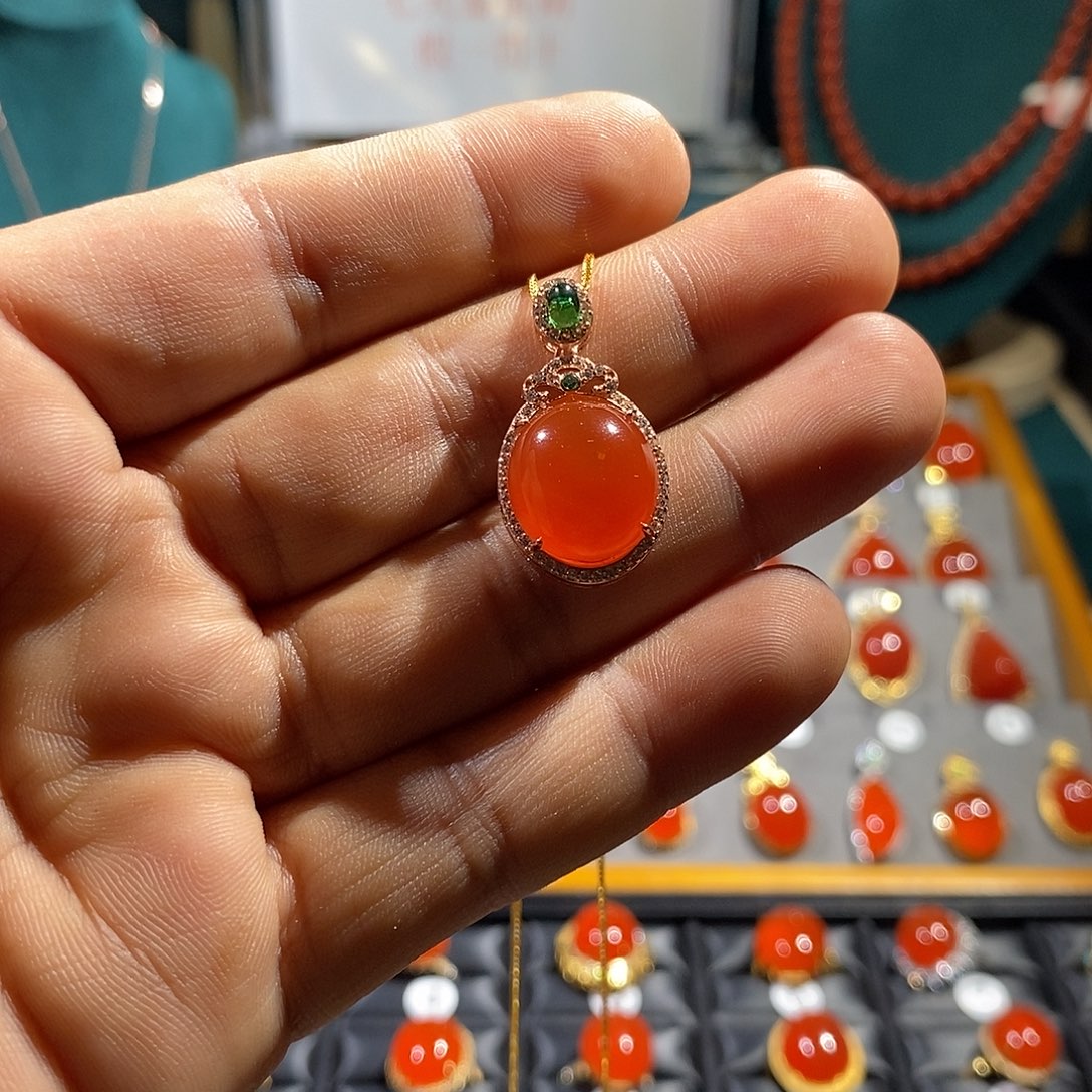 南红玛瑙银S925镶嵌颈饰