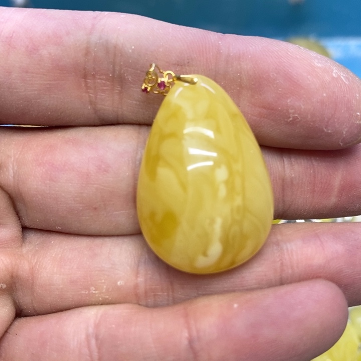 蜜蜡裸石18K金镶嵌吊坠
