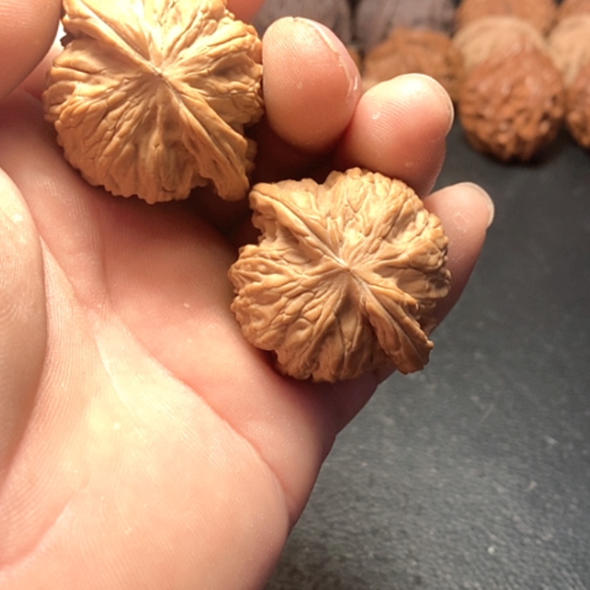 【闪购商品】文玩核桃吊坠一**富磨盘