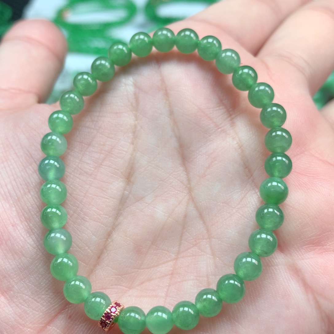 翡翠手链未镶嵌翡翠