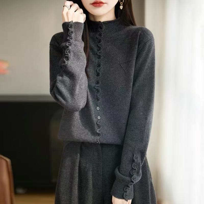 秋冬季多扣毛衣新款减龄单排扣开衫针织女宽松半高领毛衣女上衣潮