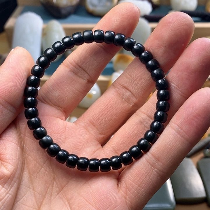 和田玉（糖玉）车挂未镶嵌塔青手串