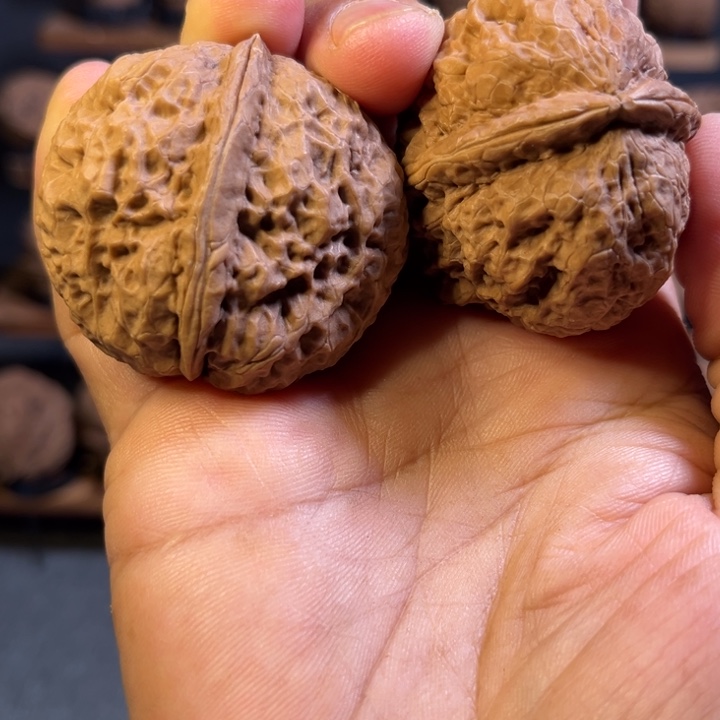 把件文玩核桃红旺云铁3号43mm