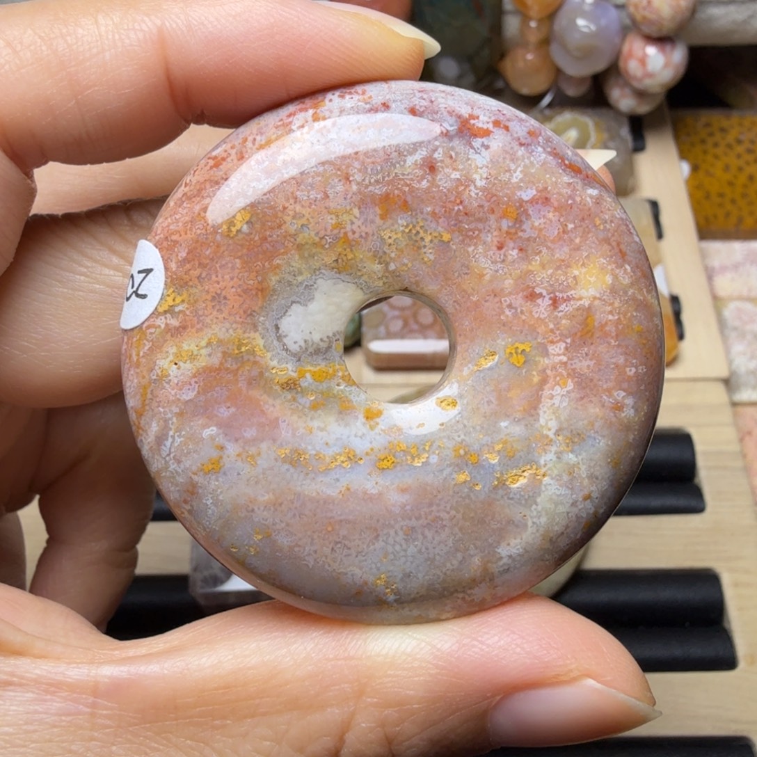 硅化玉未镶嵌像一幅画，又大又厚