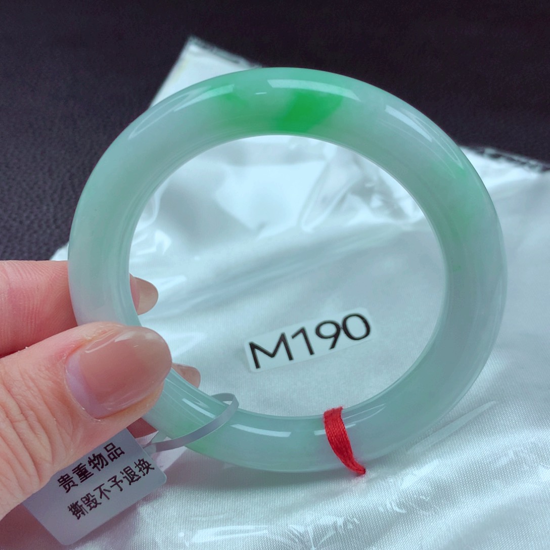 翡翠手镯未镶嵌手镯88