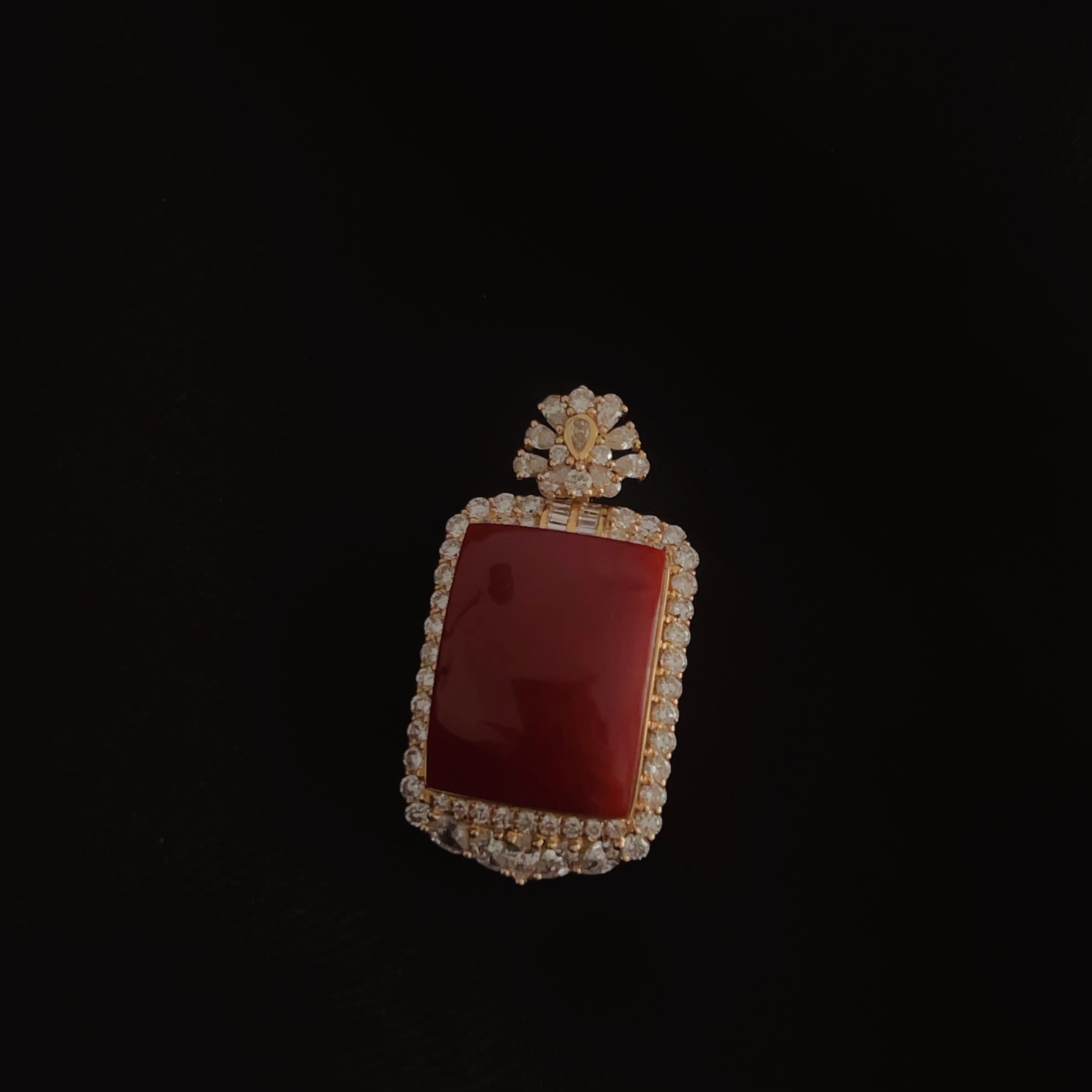 18k金镶天然南红牛血色无事牌吊坠明艳大方时尚百搭