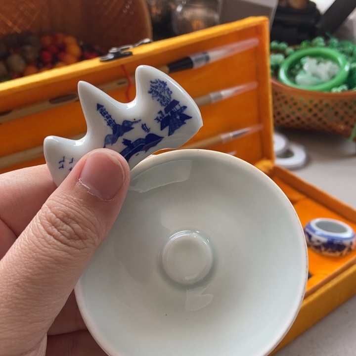 瓷片不会哈哈哈哈哈哈哈哈