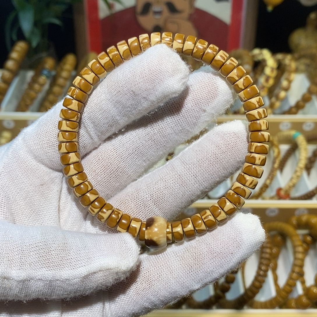 鑫***处紫金鼠手串纯肉花皮药片7+