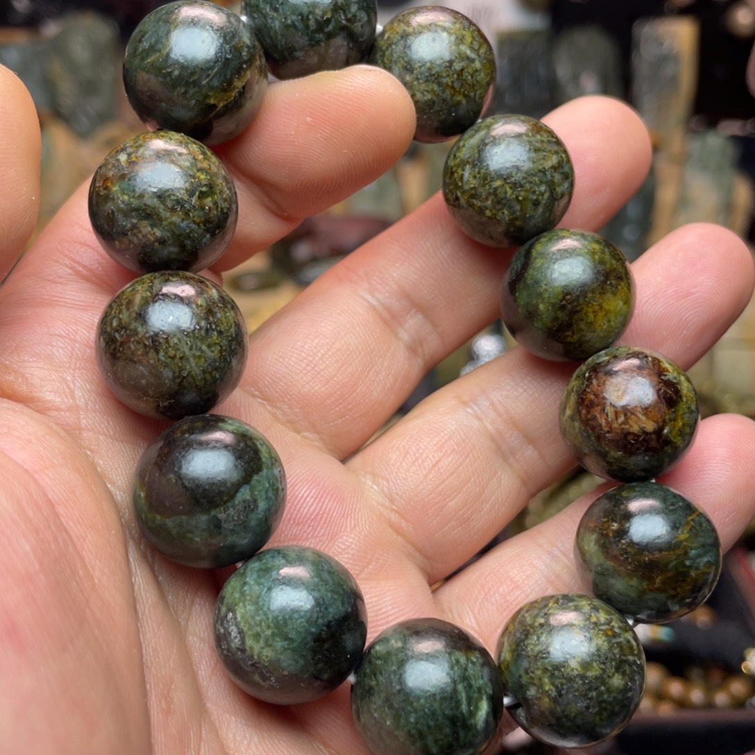 岫岩河磨玉（透闪石质玉）未镶嵌颈饰卡18