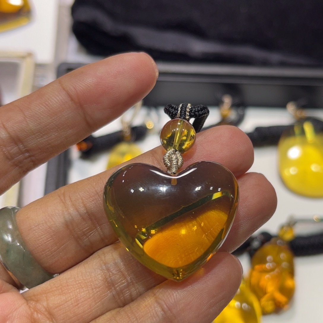 未镶嵌琥珀手链爱心