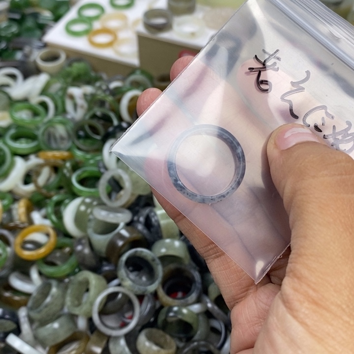 老***）和田玉未镶嵌挂件