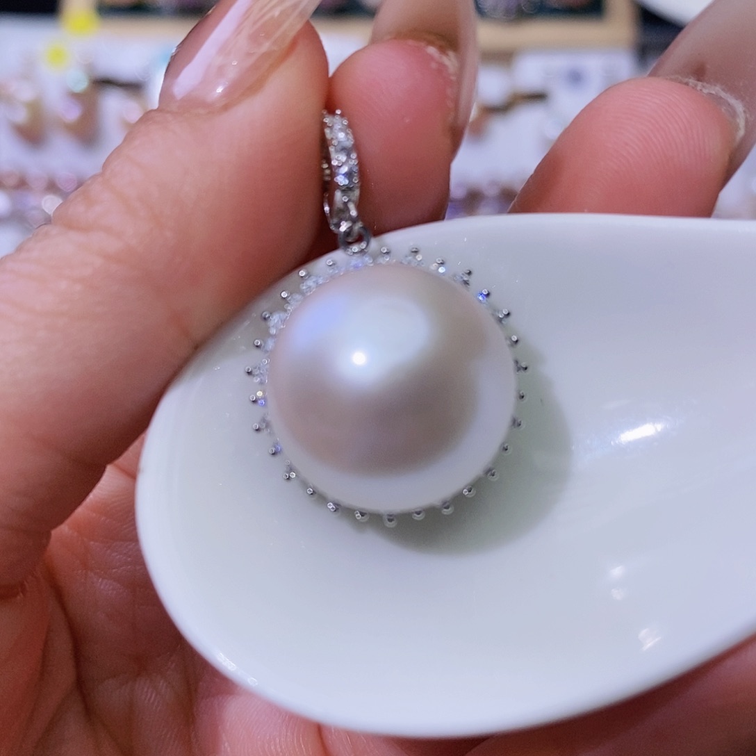 淡水珍珠颈饰合金