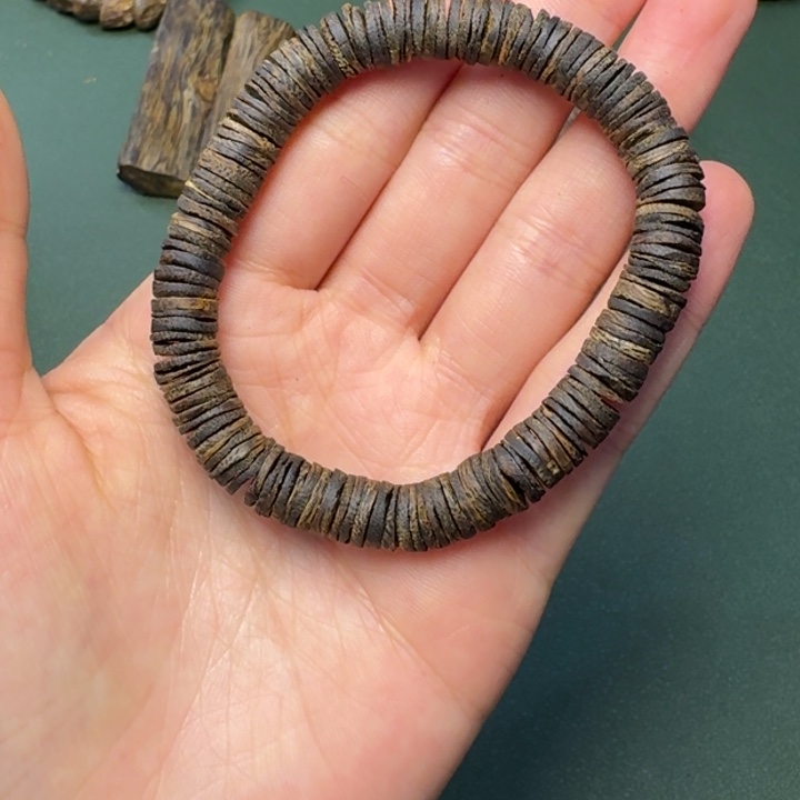 沉香手串海南张勺子皮油沉水老料8克