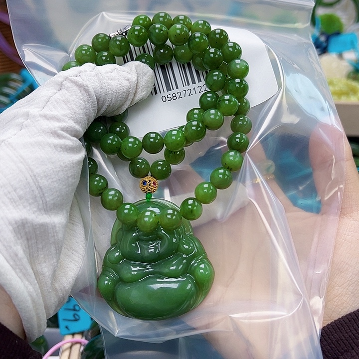 自***人和田玉未镶嵌手镯