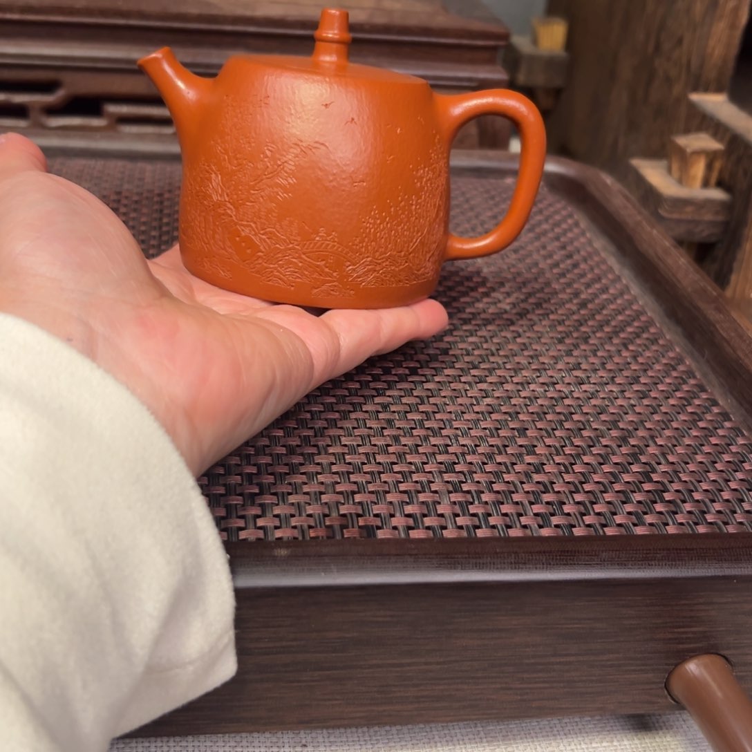 紫砂茶壶左**右全手汉掇