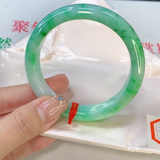翡翠手镯未镶嵌天然翡翠A货016