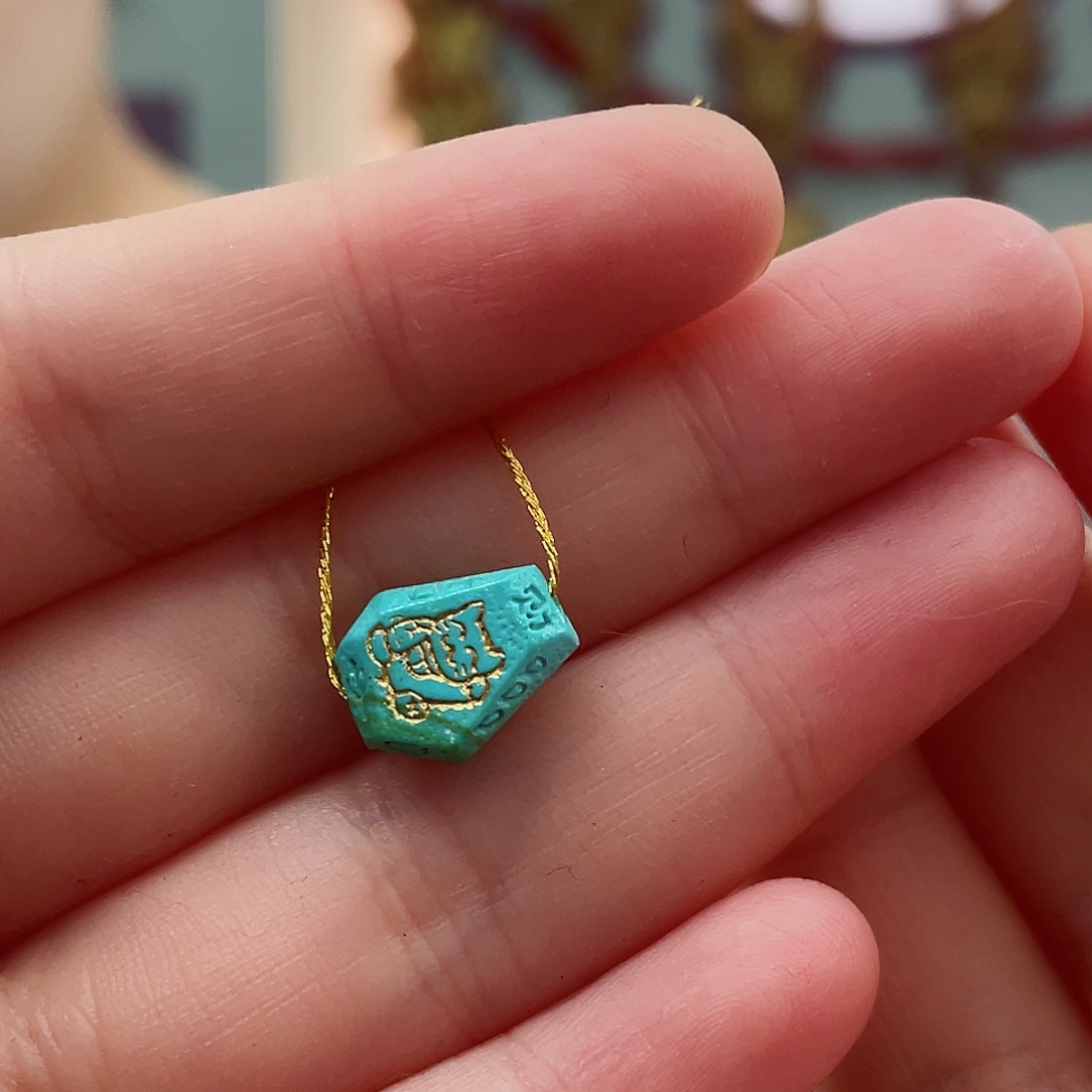 绿松石颈饰未镶嵌