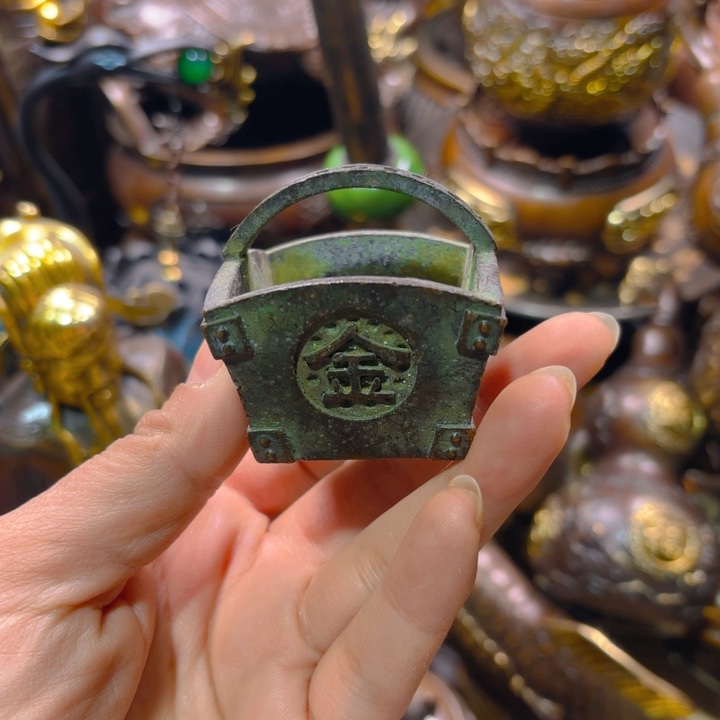 铜器摆件收收藏藏