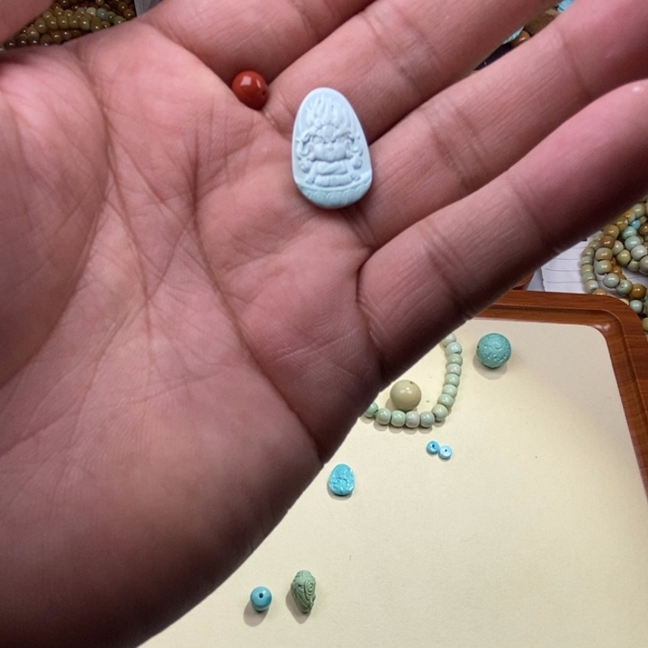 南红玛瑙颈饰未镶嵌