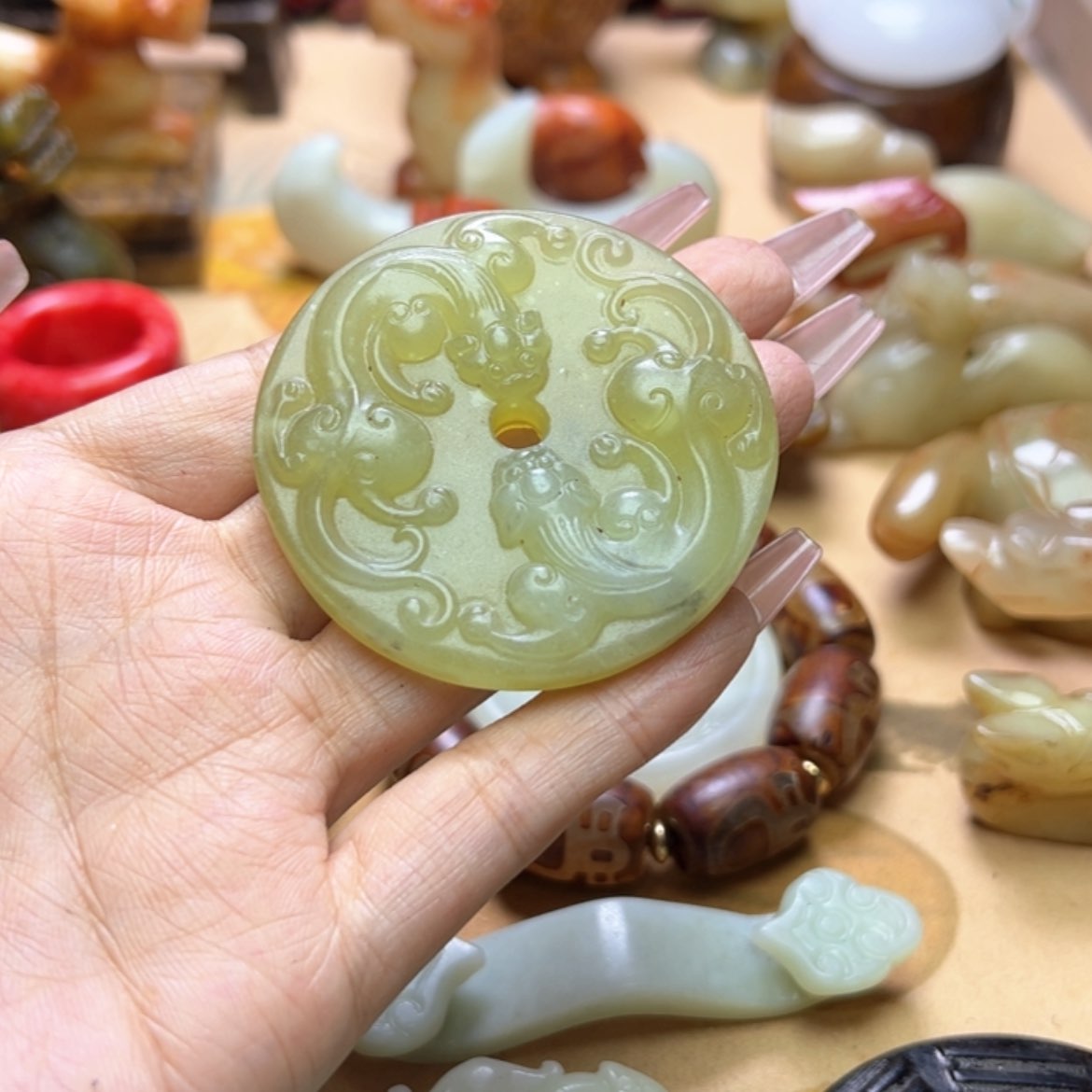 【闪购商品】蛇纹石玉颈饰未镶嵌