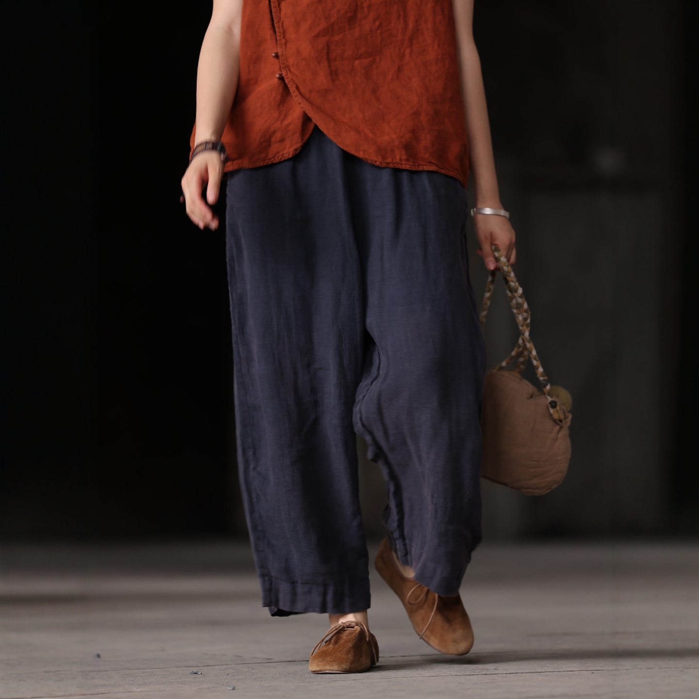 衣路走来原创设计2025夏柔软薄款麻料松紧腰休闲裤38896