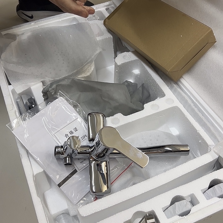 蜡***耶小新花洒008清仓不退不换瑕疵不退不换