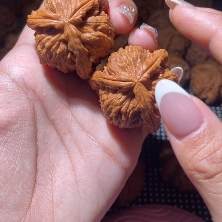 好***生吊坠文玩核桃白狮子拼接