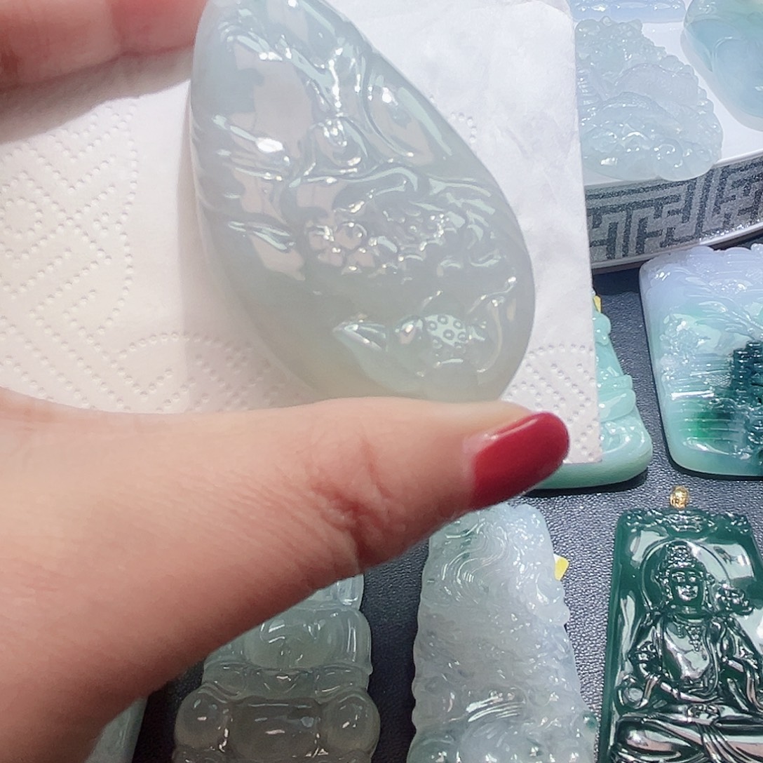 翡翠未镶嵌颈饰吊坠