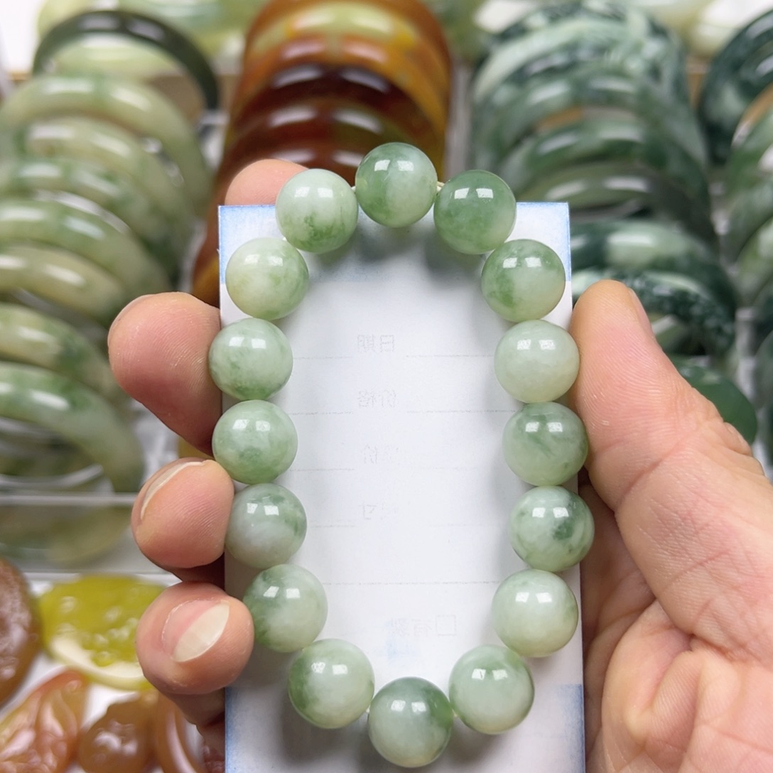 透闪石-蛇纹石玉手镯未镶嵌