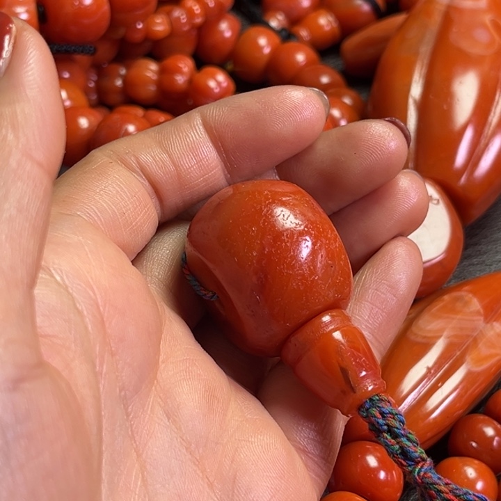 颈饰琉璃幸****色琉璃………..