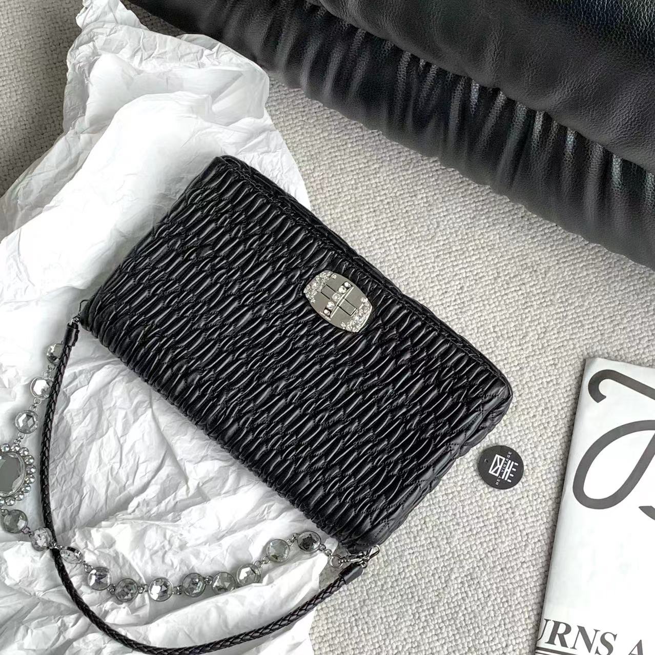 99新 MIU MIU/缪缪  黑银褶皱宝石链条单肩包大号 35cm 14152781